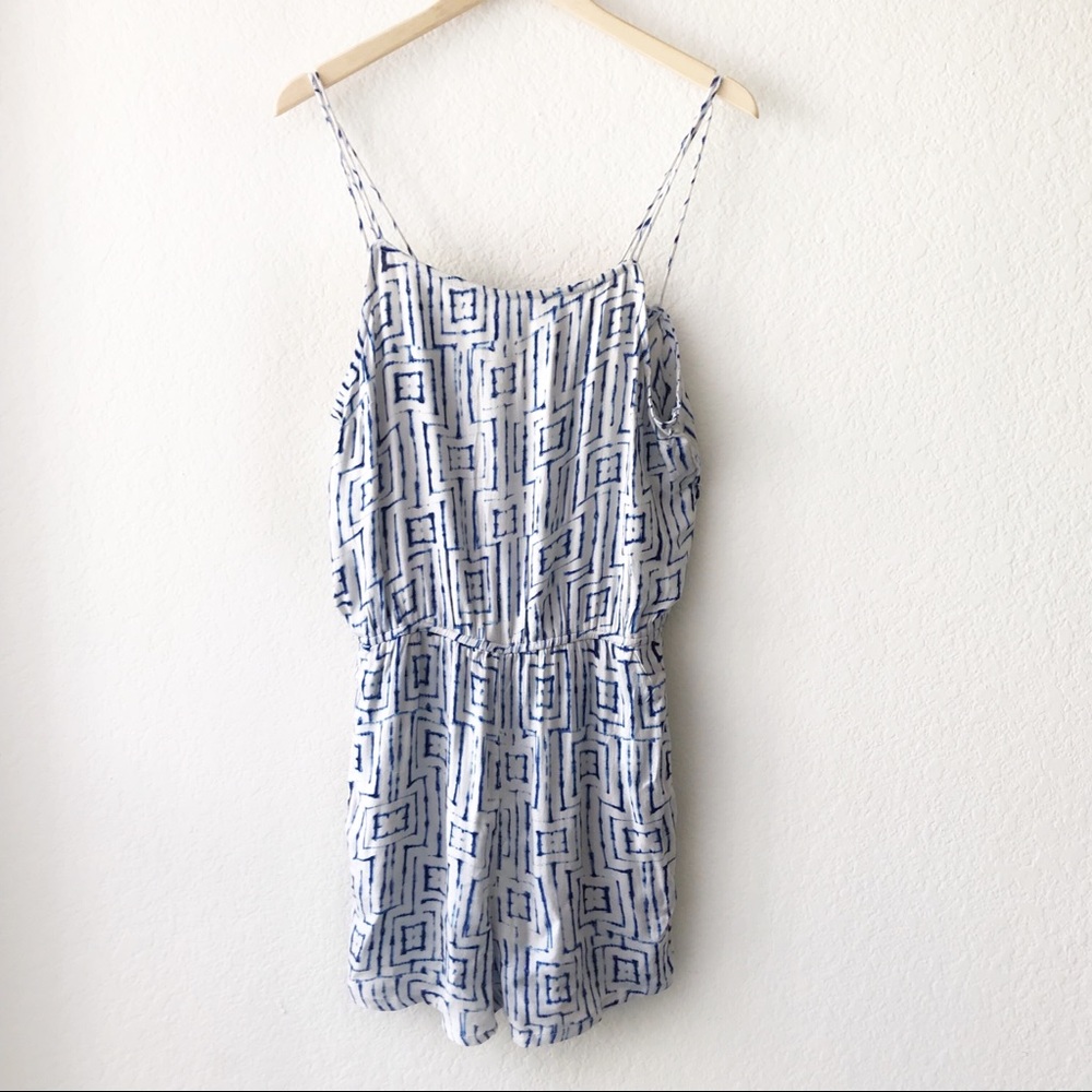 RVCA Lily Romper Blue White Printed NWT Romper L - Picture 3 of 16